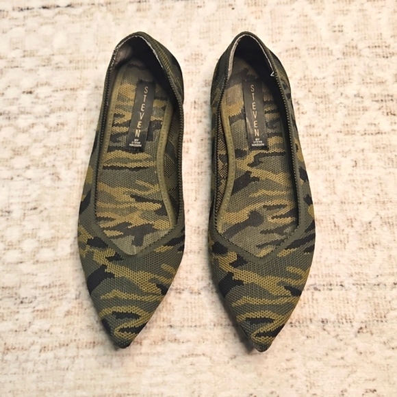 Steven By Steve Madden Reed Knit Camouflage Pointed Toe Flats - Picture 2 of 6
